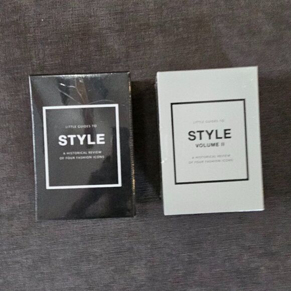 Little Guides To Style-Historical Review Of Four Fashion Icons-2 Sets Of Books - Picture 6 of 12